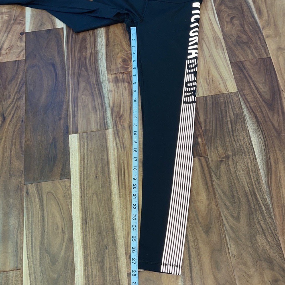 Victoria’s Secret Black Knockout Leggings - Picture 6 of 9